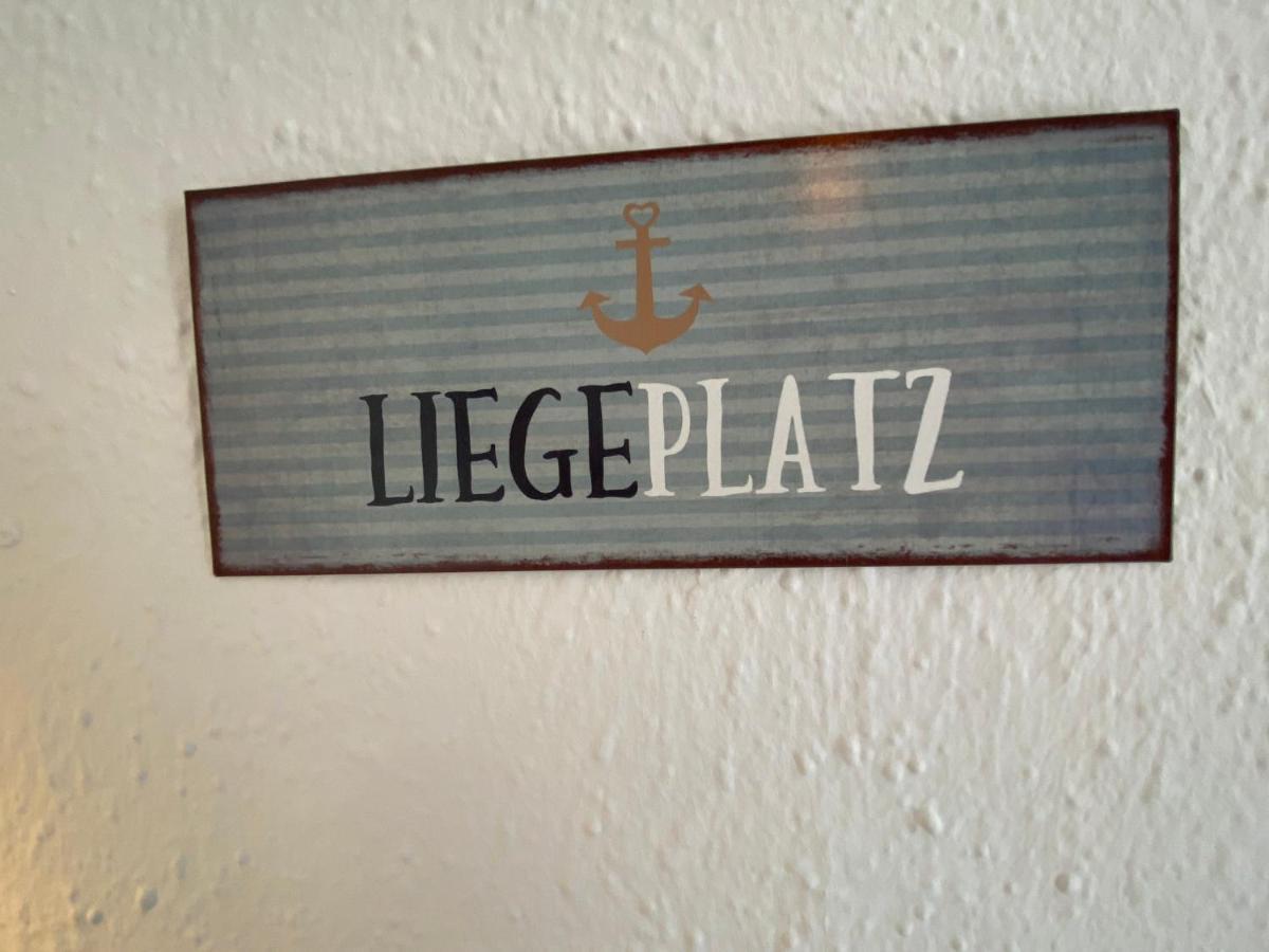 Kleines Doppelzimmer mit eigenem Bad und Kühlschrank, frisch saniert Friedrichskoog Exterior foto
