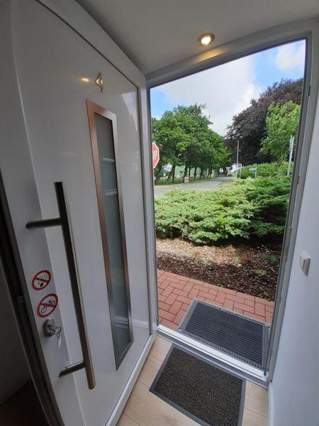 Kleines Doppelzimmer mit eigenem Bad und Kühlschrank, frisch saniert Friedrichskoog Exterior foto